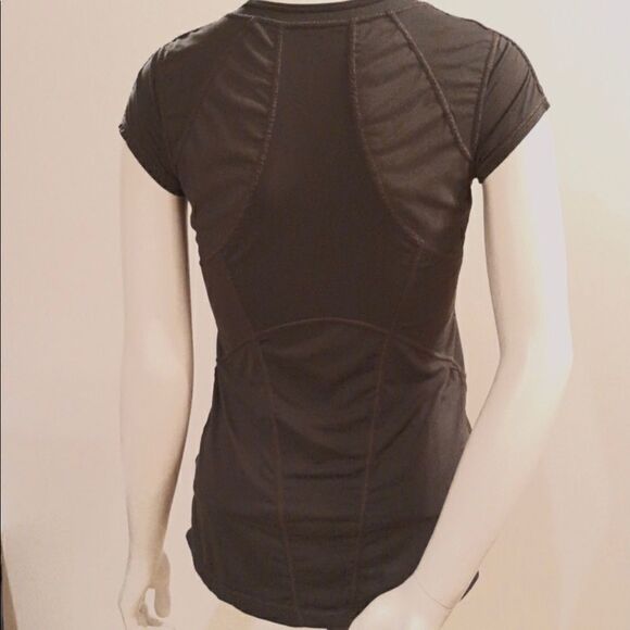 NWOT Zella Gray Sunny Run Athletic Top - Picture 3 of 6